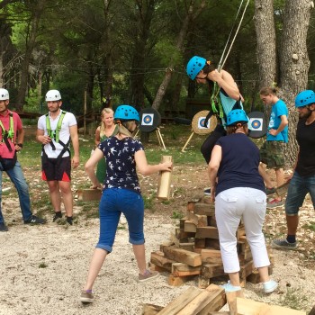 team building trapez